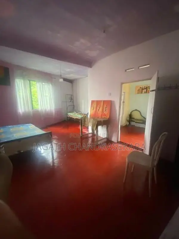 Balangoda Town Room for Rent (Girls Only)
