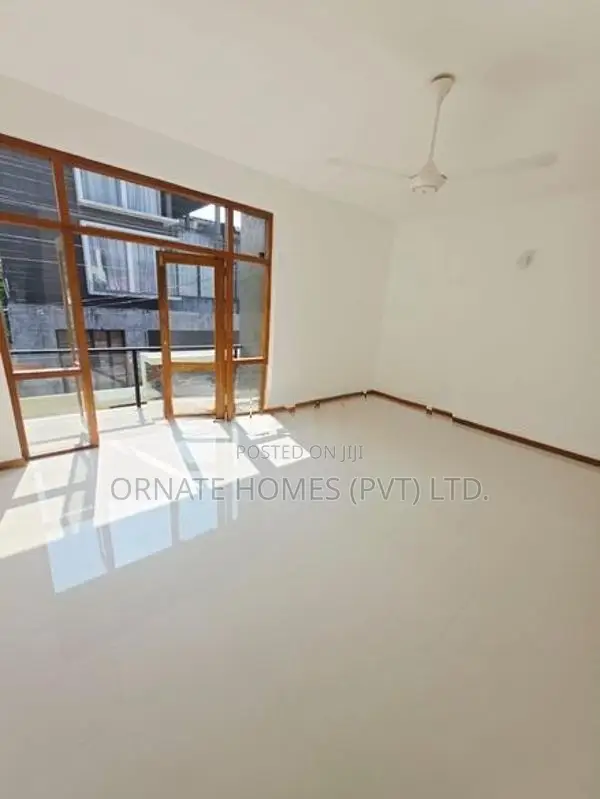 Brand New Luxury House For Sale Thalawathugoda , Battaramulla