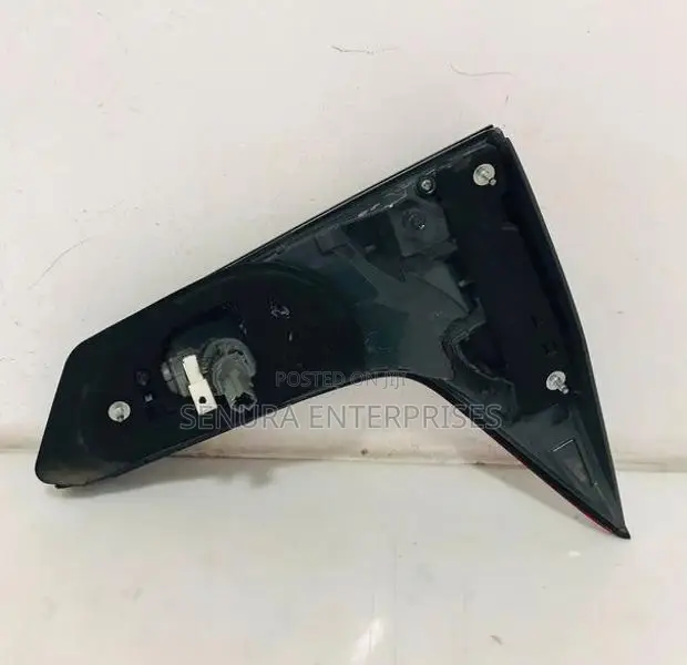 Honda Vezel RU3 Tail Light Garnish LH