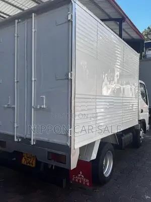Mitsubishi Canter 10.5ft Full Body 2006