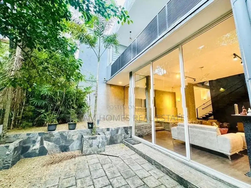 Thalawathugoda Super Luxury House for Sale