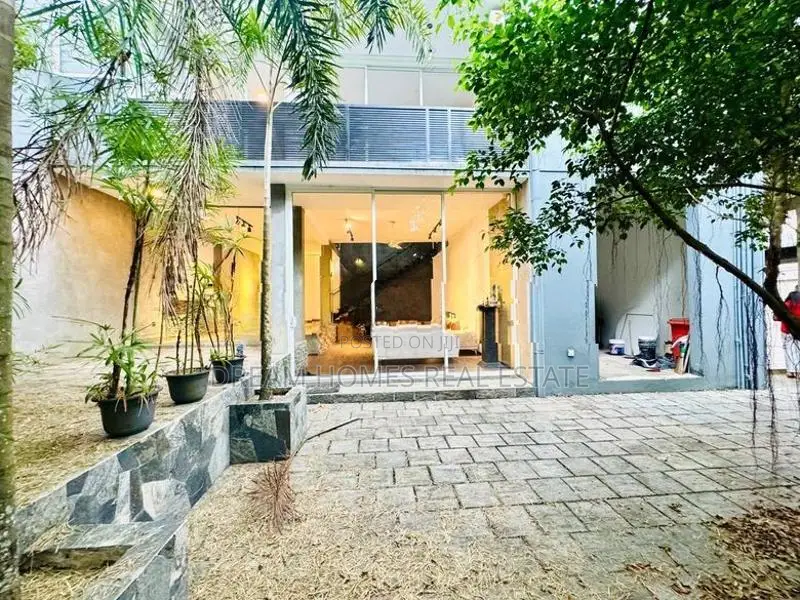 Thalawathugoda Super Luxury House for Sale