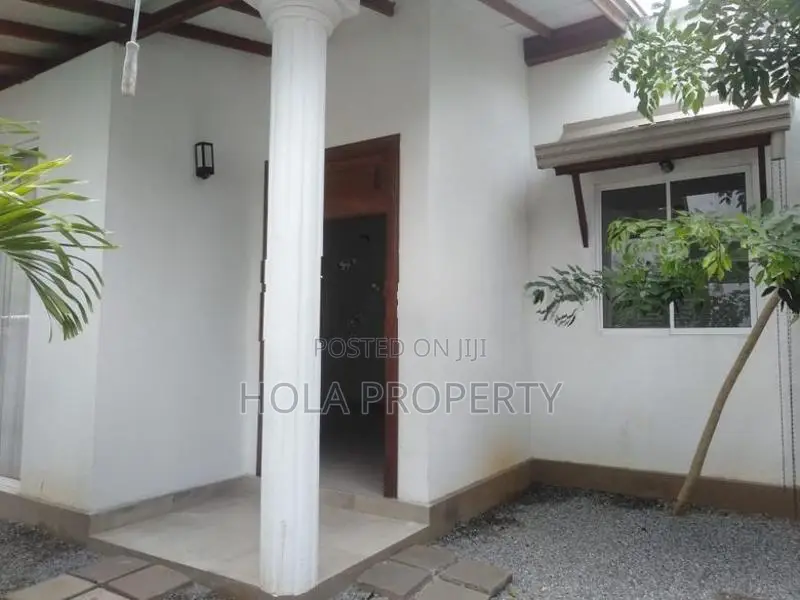 1 BHK Furnished Annex- only Girls Nugegoda