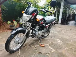 Bajaj CT100 2017