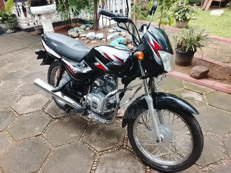 Bajaj CT100 2017