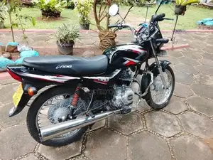 Bajaj CT100 2017