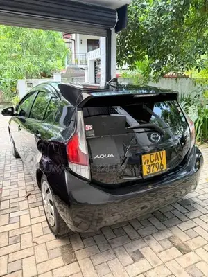 Toyota Aqua Urban LED 2015