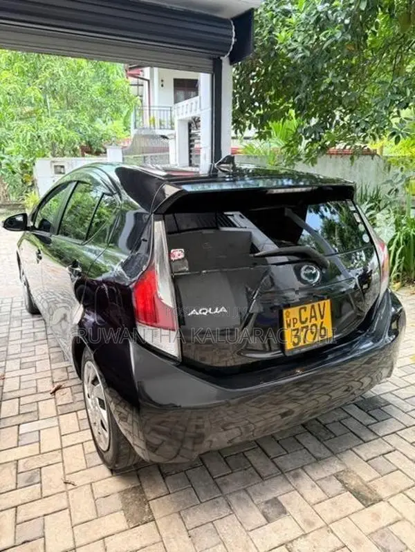 Toyota Aqua Urban LED 2015