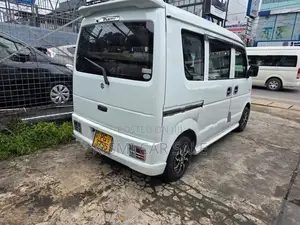 Suzuki Every 2012