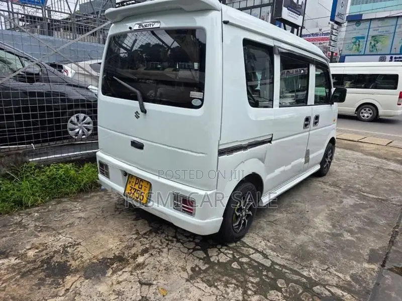 Suzuki Every 2012