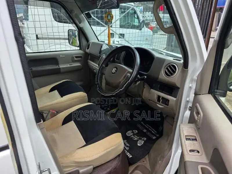 Suzuki Every 2012