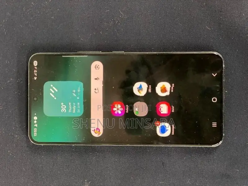 Samsung Galaxy S22 (Used)
