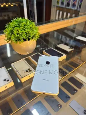 Apple iPhone 8 64GB (Used)