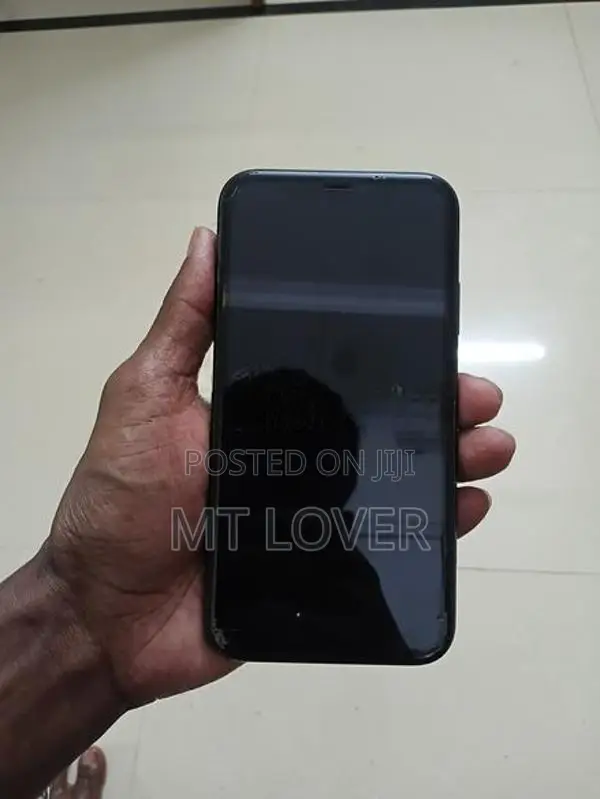 Apple iPhone 11 (Used)