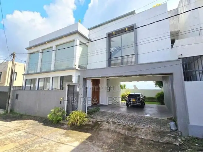 Architecture Designed Super Luxury Three Story House Kesbewa