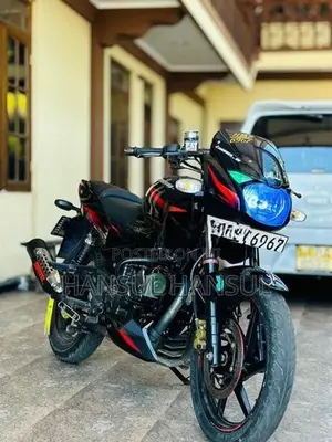 Bajaj Pulsar 180 2017