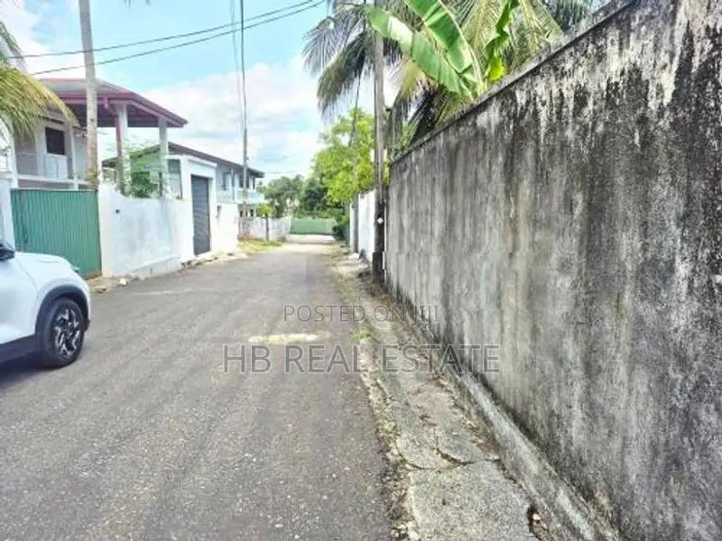 10.28 Perches Residential Bare Land For Sale Gorakapitiya Road