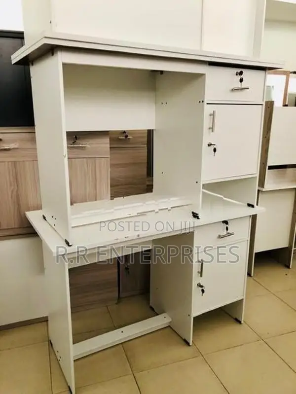 4*2 Feet White Melamine Office Table