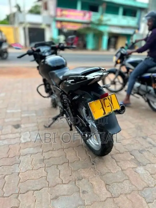 Bajaj Pulsar 180 2016