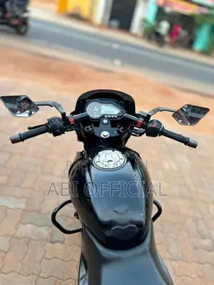 Bajaj Pulsar 180 2016