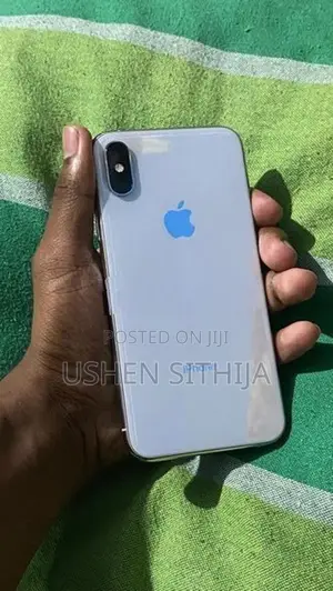 Apple iPhone XS (Used)