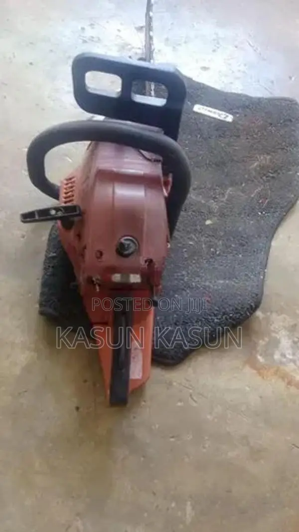 ගස්කපන මැසින්