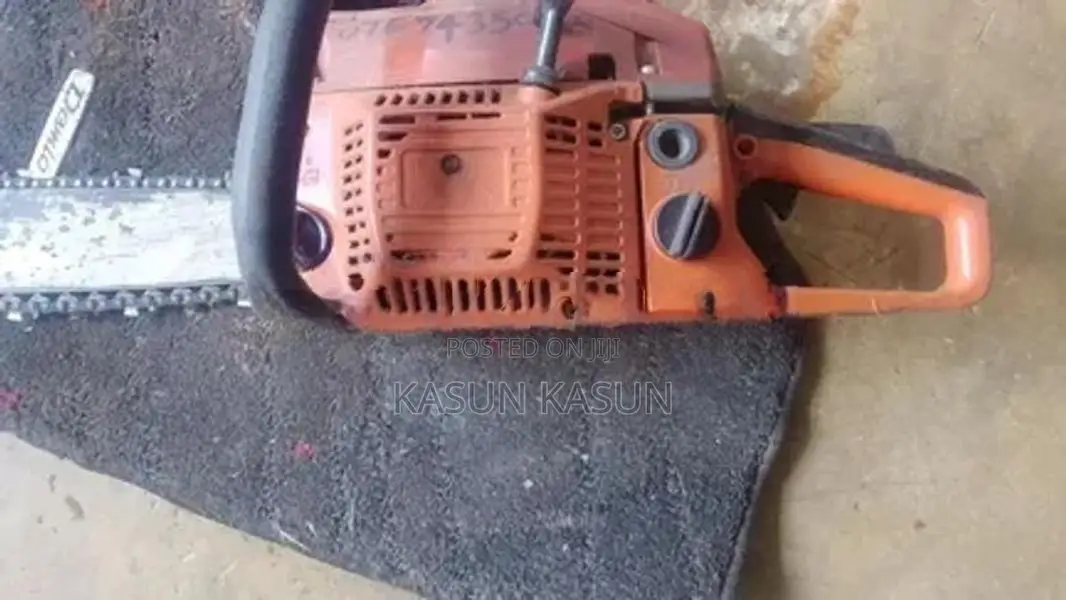 ගස්කපන මැසින්