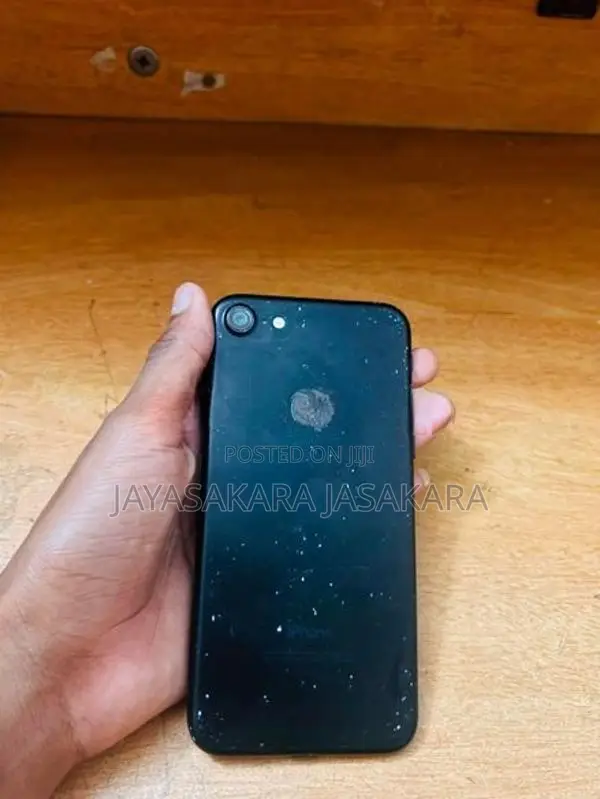 Apple iPhone 7 (Used)