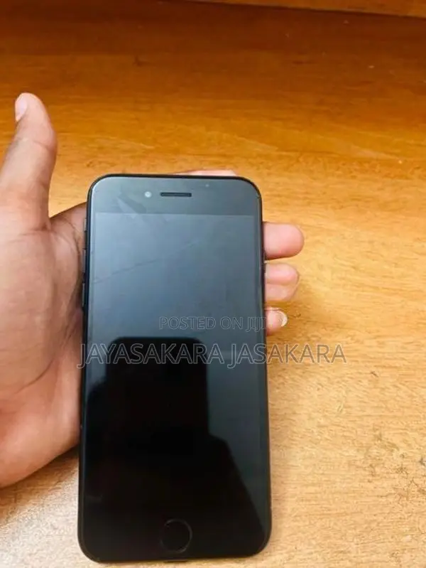 Apple iPhone 7 (Used)