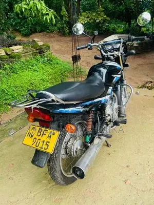 Bajaj CT100 2016