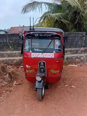 Bajaj RE 2000