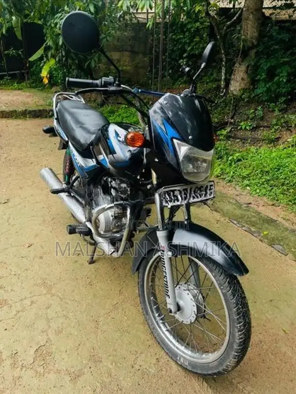 Bajaj CT100 2016