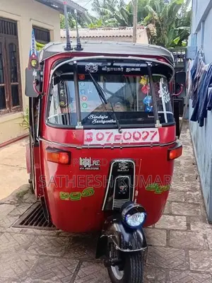 Bajaj RE 2000