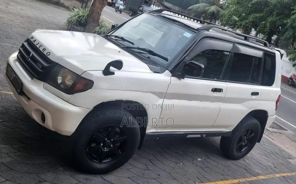 Mitsubishi Pajero 2001
