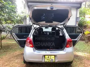 Toyota Vitz SCP90 2007