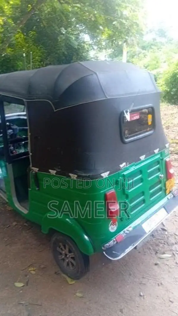 Bajaj RE 2009