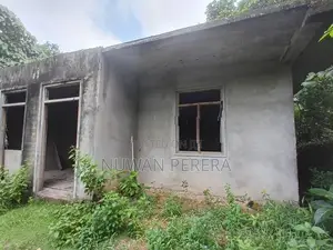 Piliyandala Madapatha Slab Complete Half Build House for Sale .