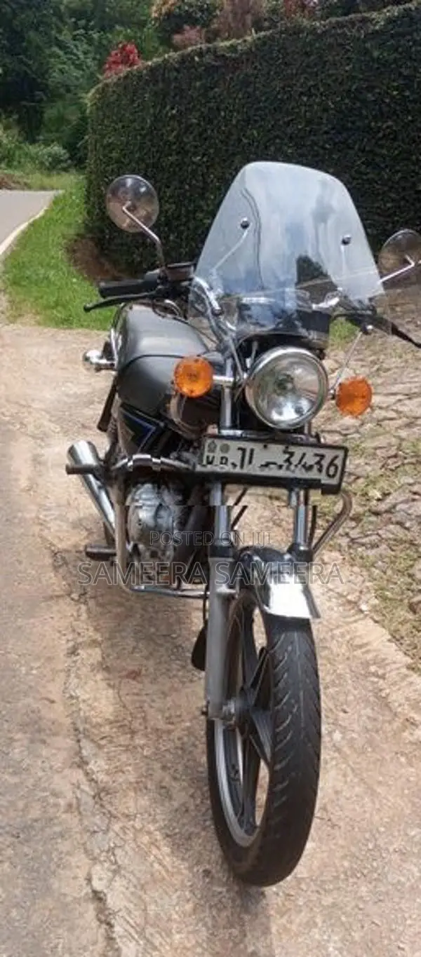 Suzuki GS 125 2000