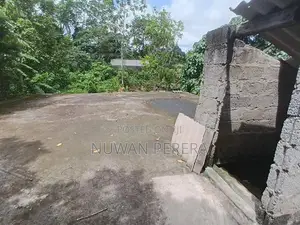Piliyandala Madapatha Slab Complete Half Build House for Sale .
