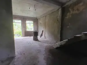 Piliyandala Madapatha Slab Complete Half Build House for Sale .