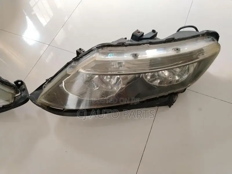 Honda Airwave Head Light Pair Xenon