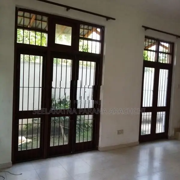 5 Bed 3 Bath House for Rent in Piliyandala
