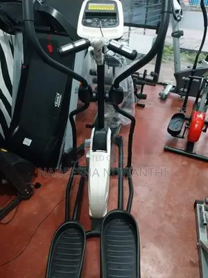 Cross Trainer Machine