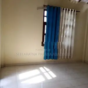 5 Bed 3 Bath House for Rent in Piliyandala