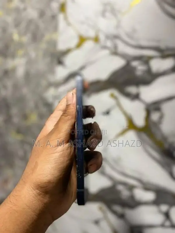 Apple iPhone 12 (Used)