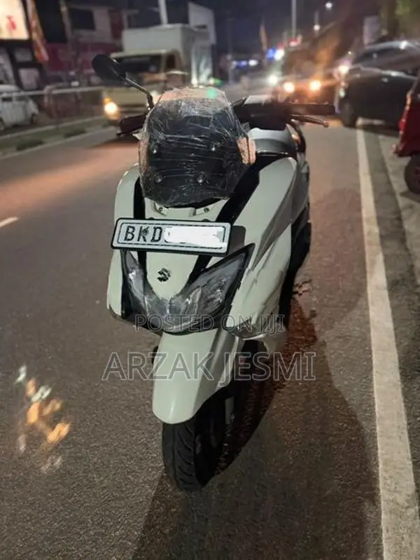 Suzuki Burgman 125 2025