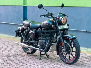 Royal Enfield Classic 350 Stealth Black 2024