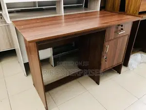 New 4*2 Ft Melamine Office Table