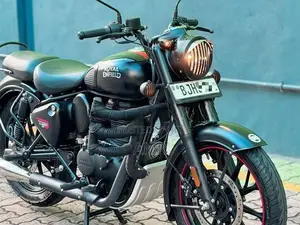 Royal Enfield Classic 350 Stealth Black 2024