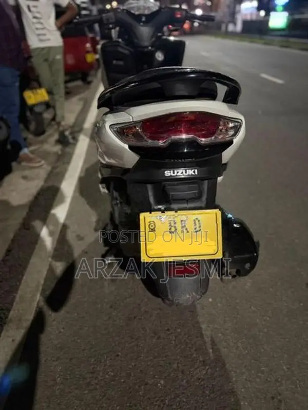 Suzuki Burgman 125 2025